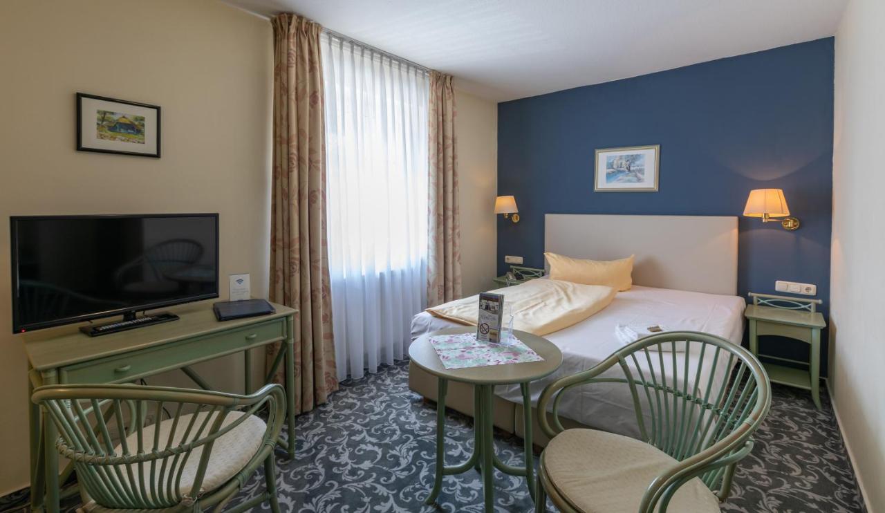 Hotel Am Wariner See Экстерьер фото