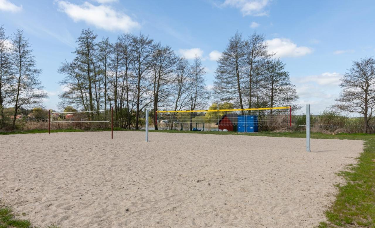Hotel Am Wariner See Экстерьер фото