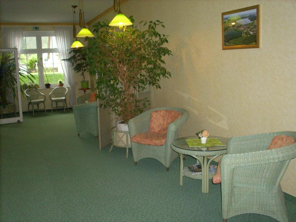 Hotel Am Wariner See Экстерьер фото